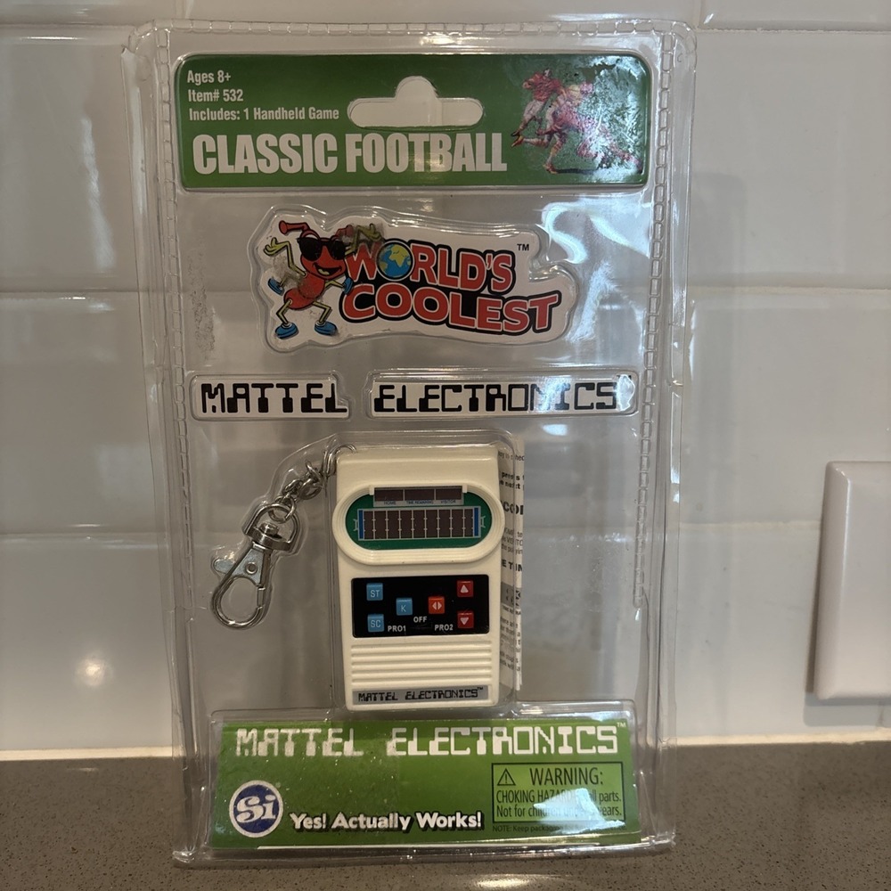 Mattel Classic Football Electronics Game Smallest Handheld Game Worlds Coolest - Picture 1 of 4